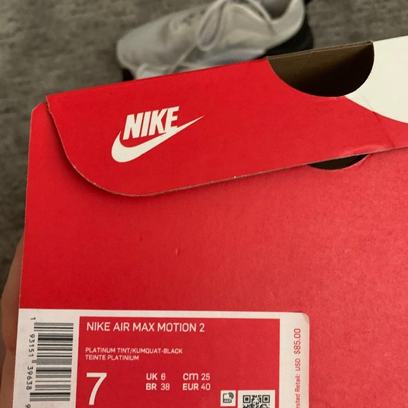 nike air max motion 2 platinum tint kumquat